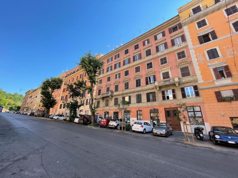 Cozy Apartment In Trastevere Rome Exterior photo